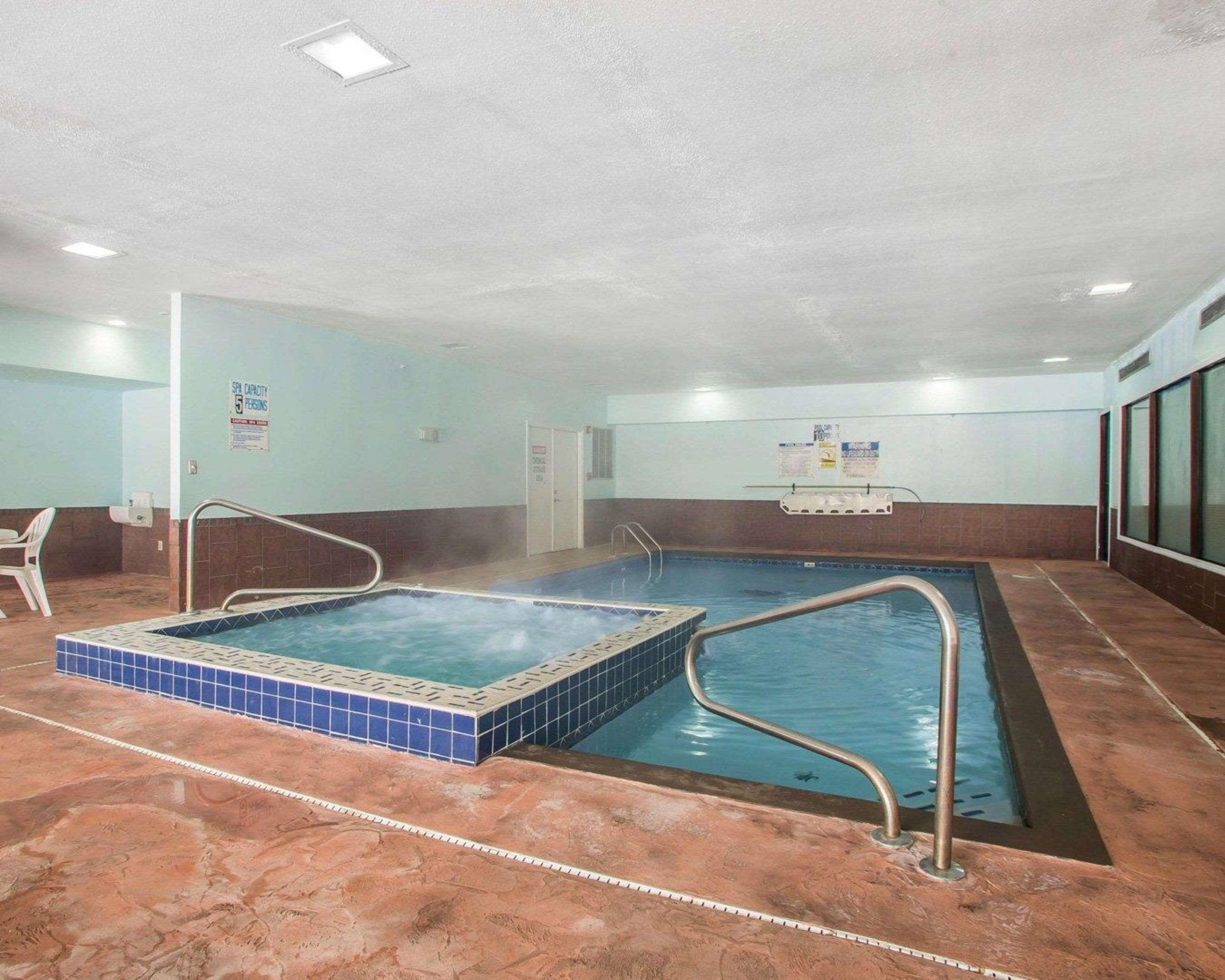 Quality Inn Merrillville Extérieur photo